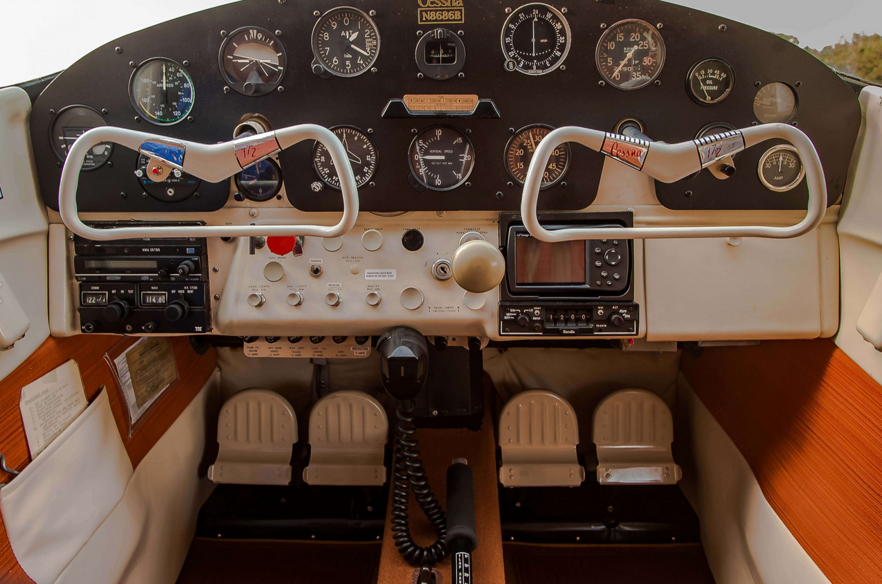 The cockpit of a 1957 Cessna 172