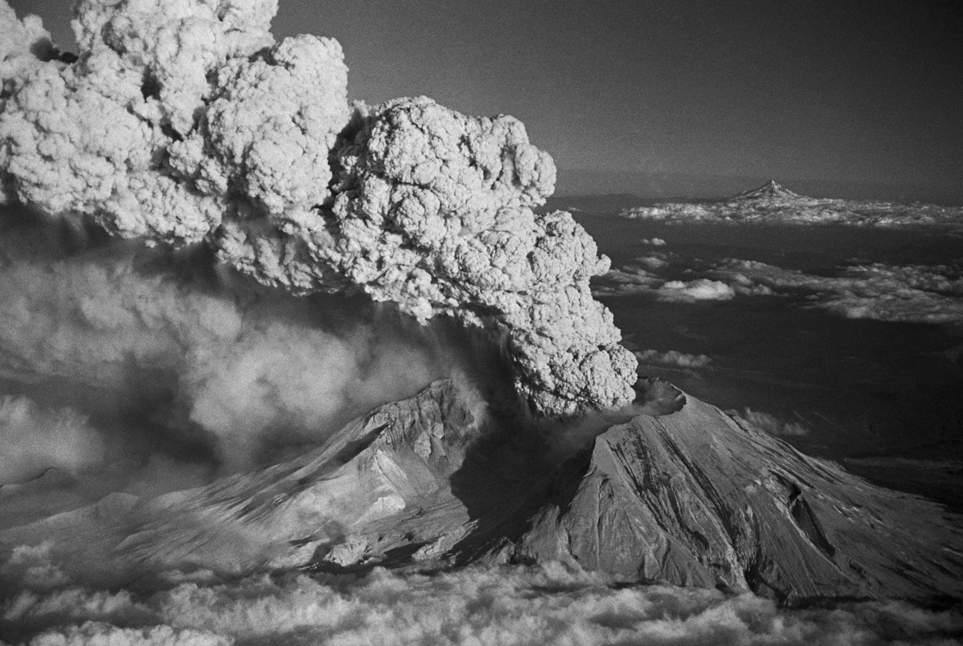 Mount St. Helens eruption, showing the collapsed north side