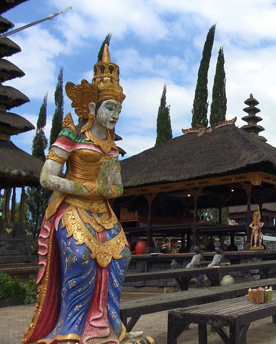 A statue of Dewi Danu